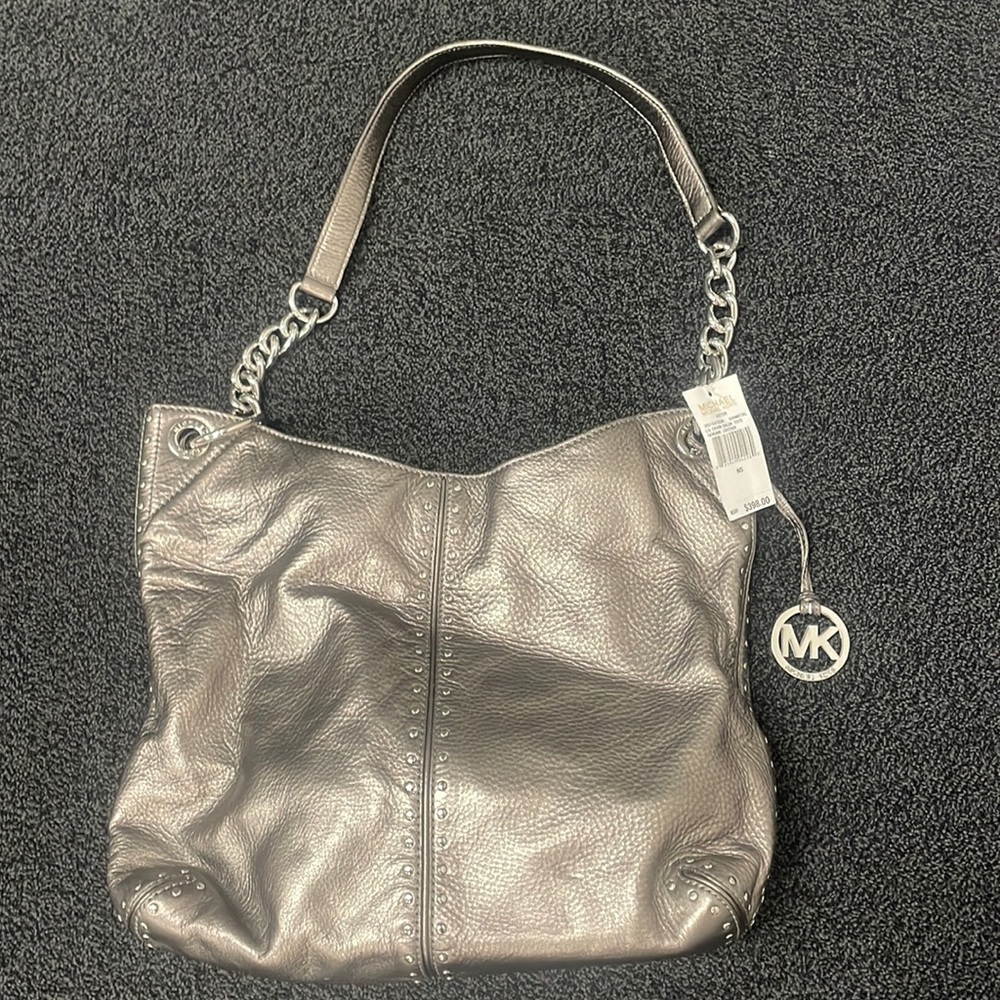 Bnwt Michael Kors “Astor” Gunmetal Large Chain Shoulder Tote genuine leather
